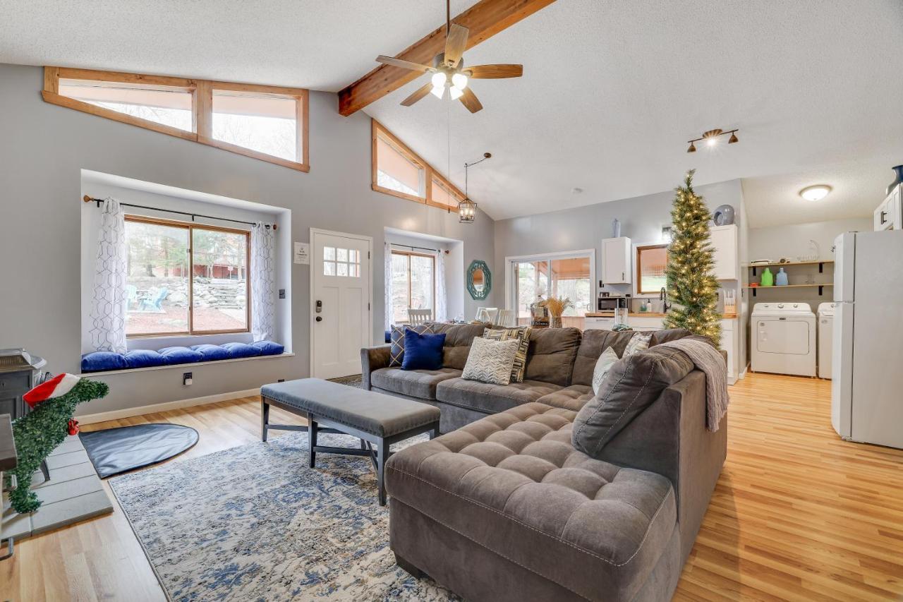 Premier Cozy Cabin - Free Amenities & Comm Indoor Pools Bushkill Buitenkant foto