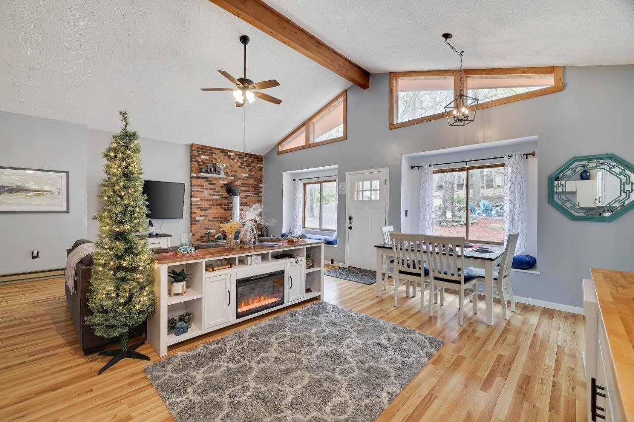 Premier Cozy Cabin - Free Amenities & Comm Indoor Pools Bushkill Buitenkant foto
