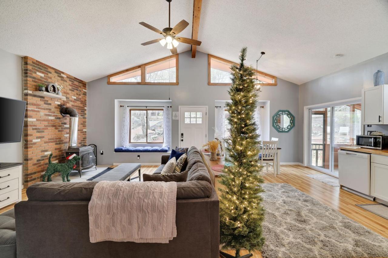 Premier Cozy Cabin - Free Amenities & Comm Indoor Pools Bushkill Buitenkant foto