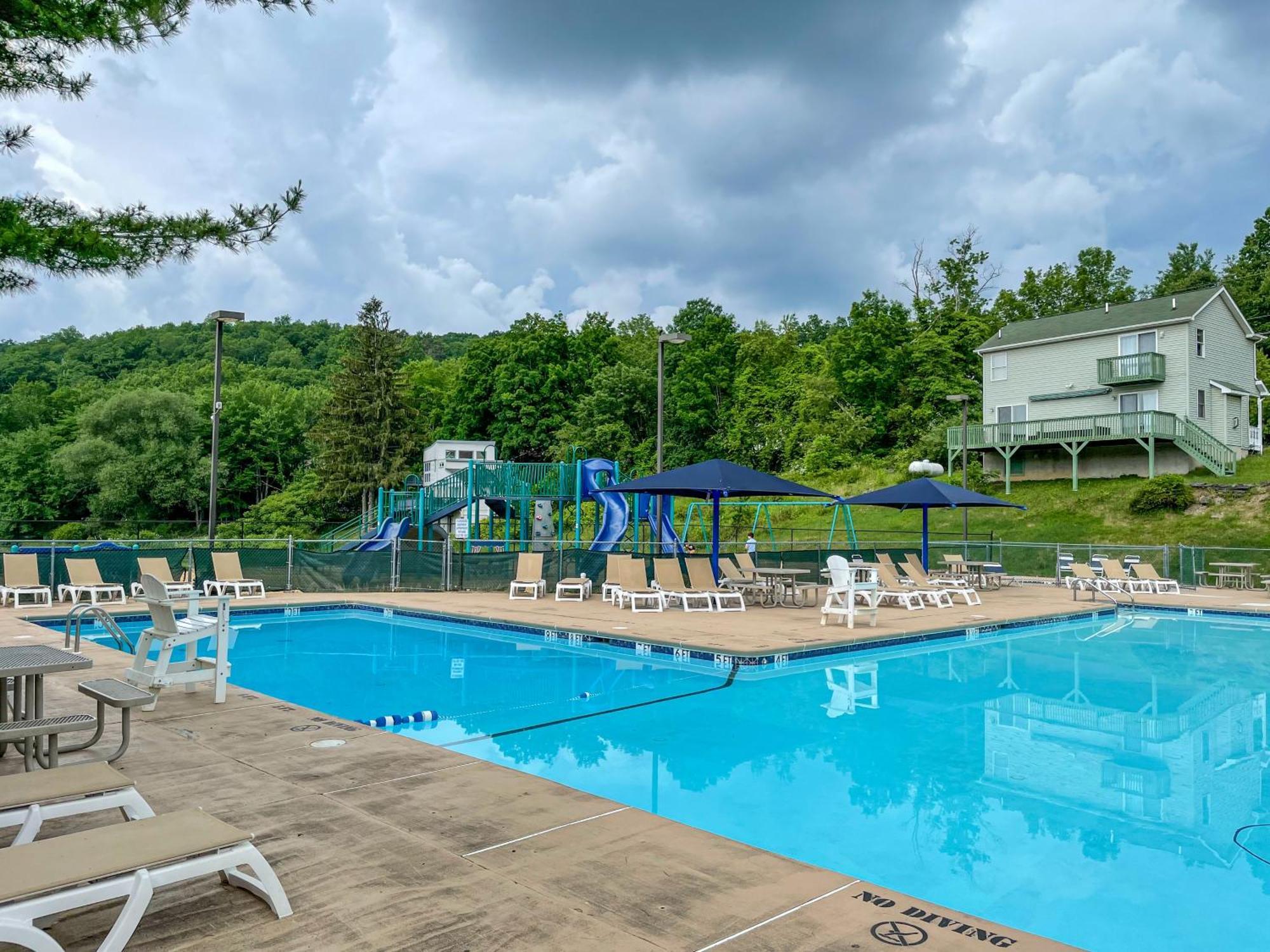 Premier Cozy Cabin - Free Amenities & Comm Indoor Pools Bushkill Buitenkant foto
